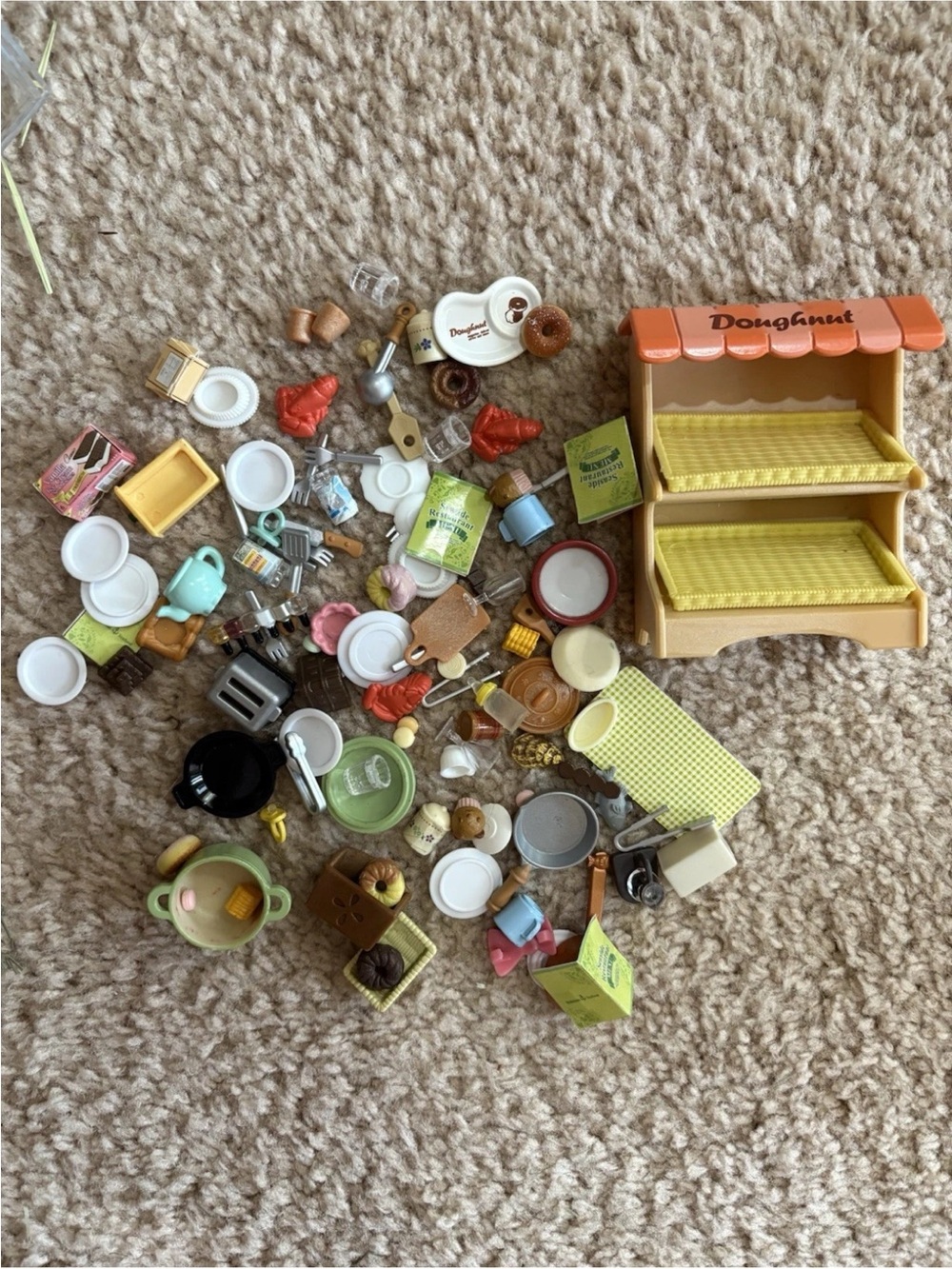 Sylvanian Families Doughnut Shop Display Shelf and A Bunch of Mini Accessories